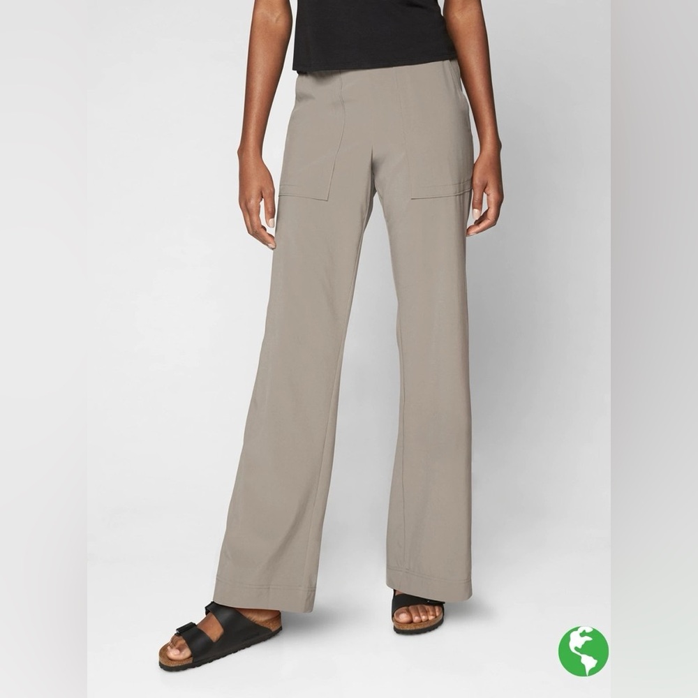 ✨Athleta Chelsea Wide Leg Pant✨